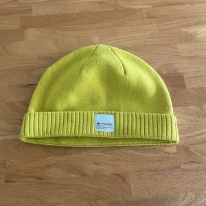 AUTHENTIC OVERSIZED UNISEX LULULEMON YELLOW BEANIE!!!!!